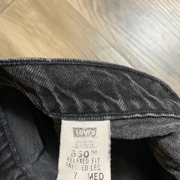 Levi's Vintage High Rise 550 Frayed Denim Jean Short Washed Black-7 - Picture 5 of 5